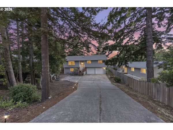 1345 MULBERRY LN, Florence, OR 97439
