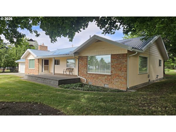 502 N LAKE ST, Joseph, OR 97846