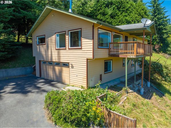 16708 THOMPSON RD, Brookings, OR 97415