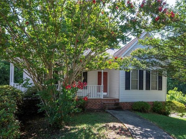 175 Millers Crossing Court , Winston-Salem, NC 27103
