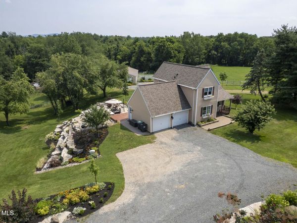 101 Button Road, Halfmoon, NY 12188