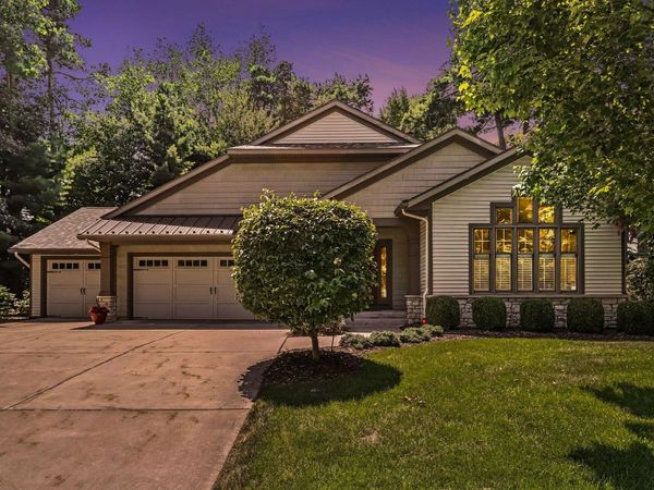 5543 N Red Pine Circle, Kalamazoo, MI 49009