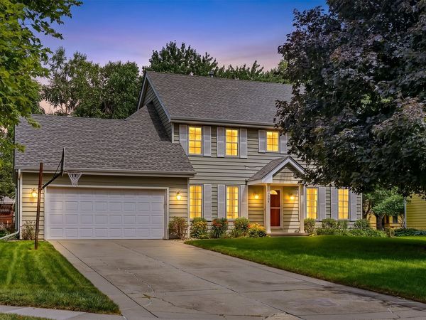 5849 Brentwood Circle, Johnston, IA 50131