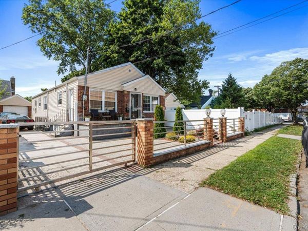 18710 121st Avenue, Saint Albans, NY 11412