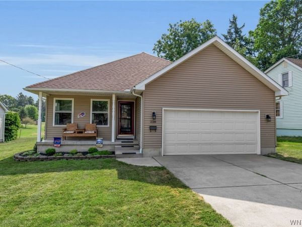 228 Lake Avenue , Lancaster, NY 14086