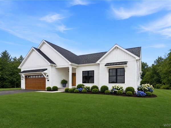 5693 Dorothy Circle, Clarence, NY 14032