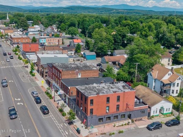 666 Broadway , Kingston, NY 12401