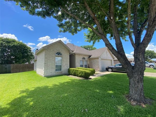 8410 Holland Avenue, Rowlett, TX 75089