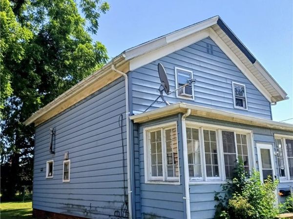 766 Buffalo Street , Conneaut, OH 44030