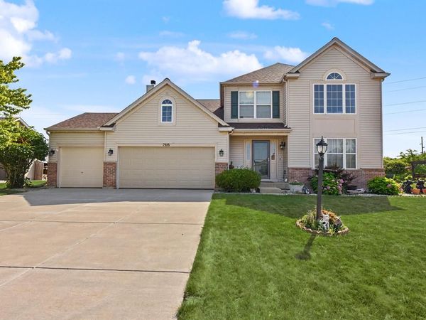 7916 Whitetail DRIVE, Racine, WI 53406