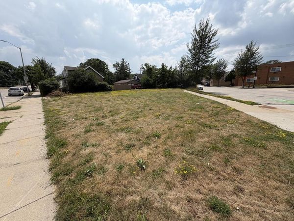 9201 W NATIONAL AVENUE, West Allis, WI 53227
