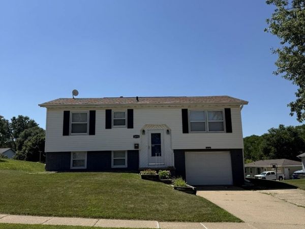 2695 Dove Street, Dubuque, IA 52002
