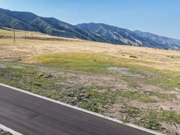 1203 E 160 N, Unit 10, Hyde Park, UT 84318