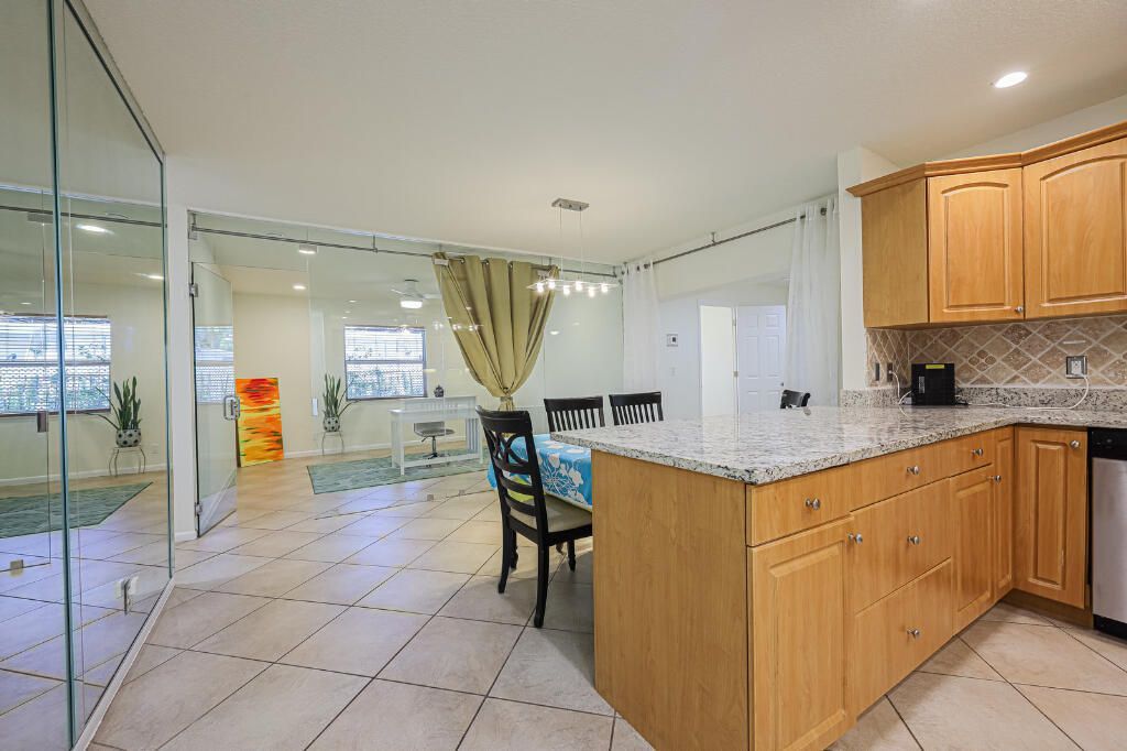 384 NW 23rd Street, Boca Raton, FL 33431 Photo