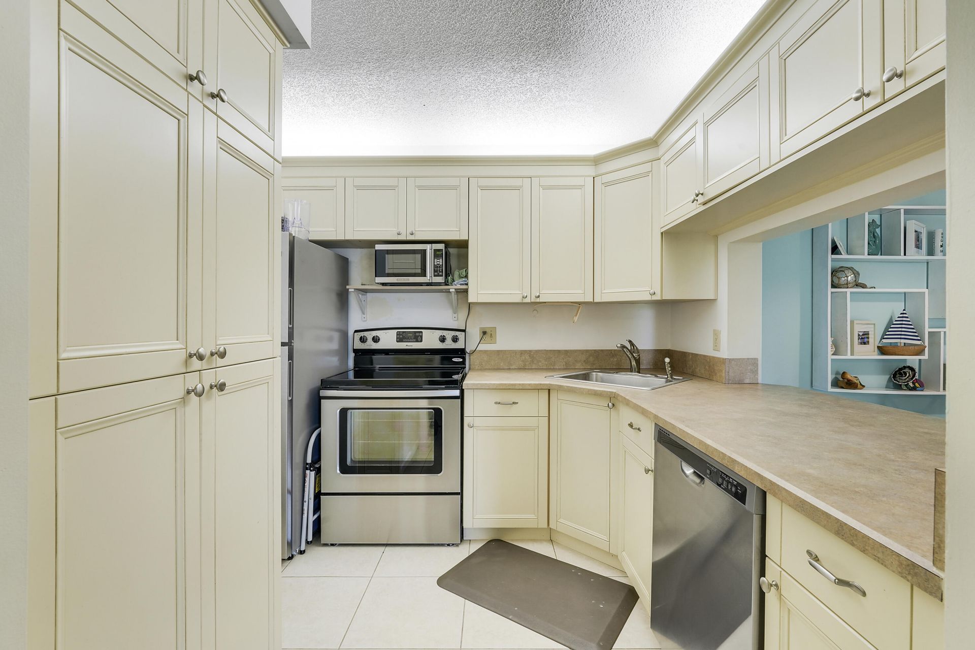 1112 Green Pine Boulevard, Unit G1, West Palm Beach, FL 33409 Photo