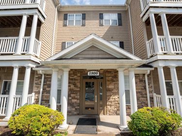 1817 Suncrest Village, Morgantown, WV 26505