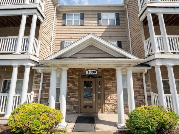 1817 Suncrest Village, Morgantown, WV 26505