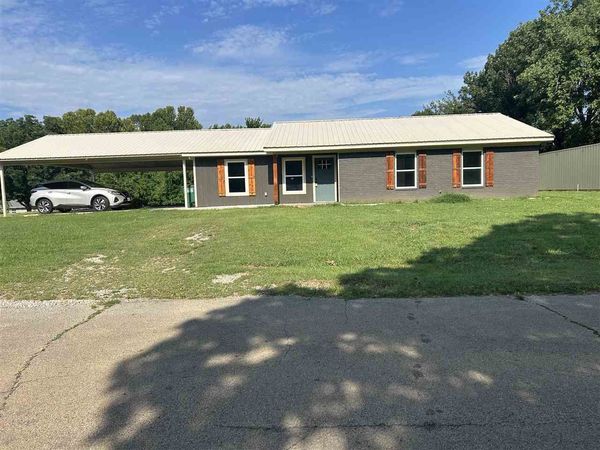 415 SE 3rd Street, Perkins, OK 74059