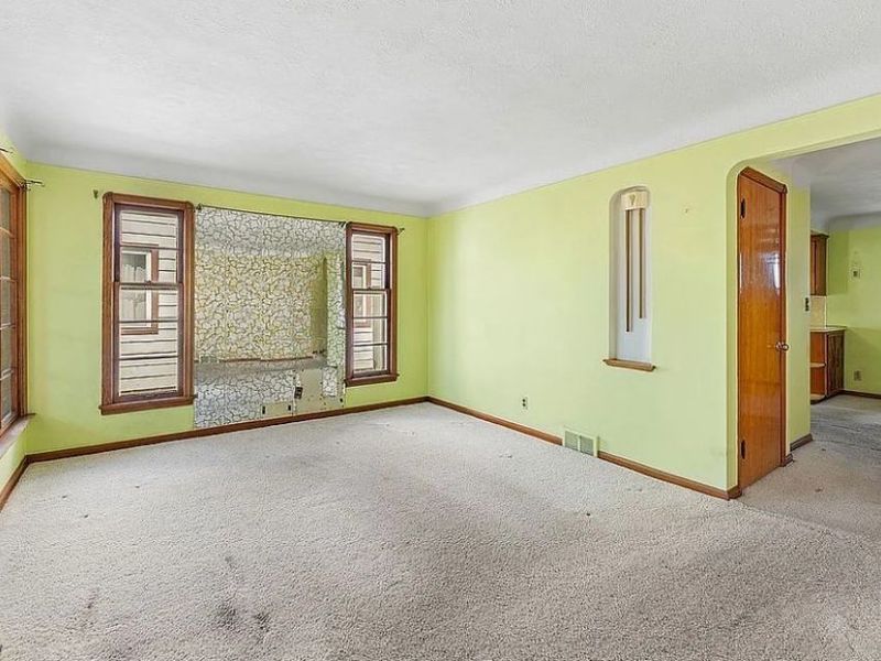 6008 Charles Avenue, Parma, OH 44129 Photo 3