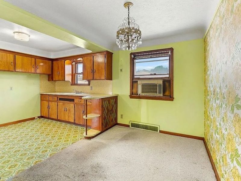 6008 Charles Avenue, Parma, OH 44129 Photo 5