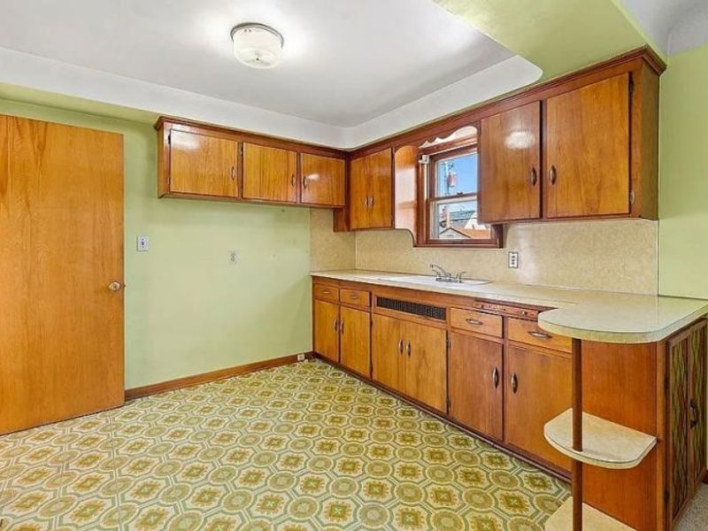 6008 Charles Avenue, Parma, OH 44129 Photo 6
