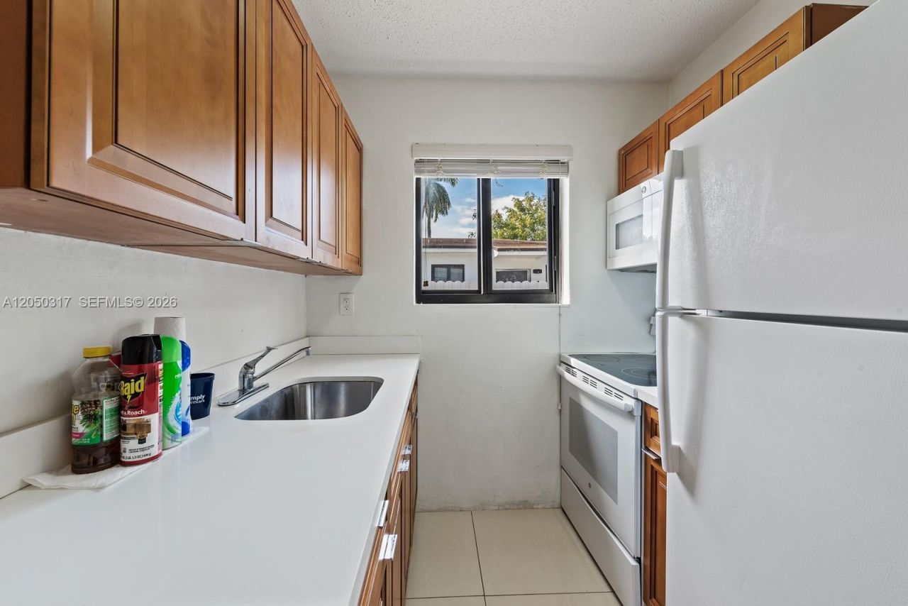 1911 NW 30th St , Unit 3, Miami, FL 33142 Photo