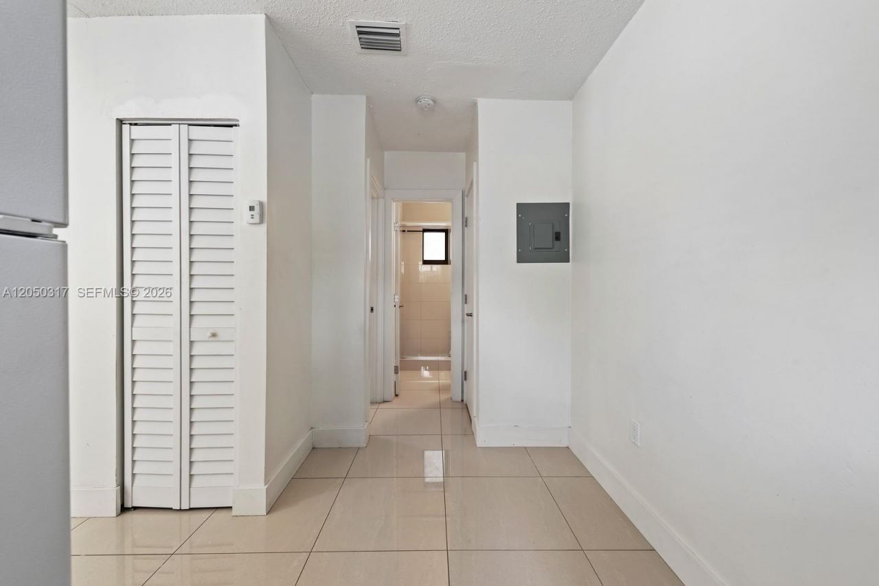 1911 NW 30th St , Unit 3, Miami, FL 33142 Photo