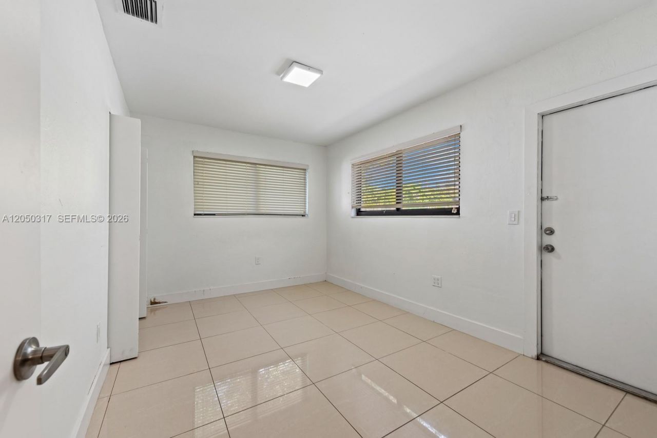 1911 NW 30th St , Unit 3, Miami, FL 33142 Photo