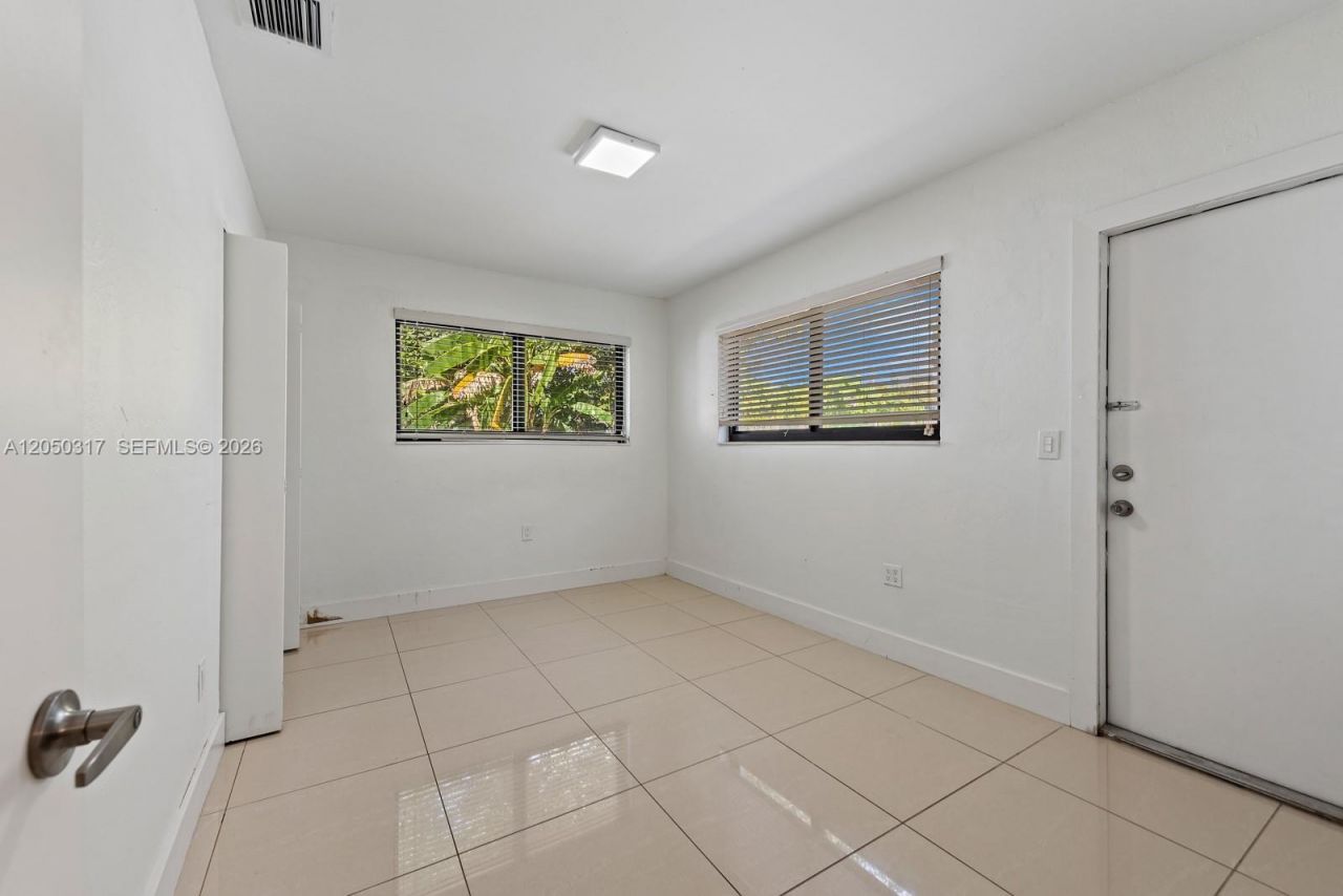 1911 NW 30th St , Unit 3, Miami, FL 33142 Photo