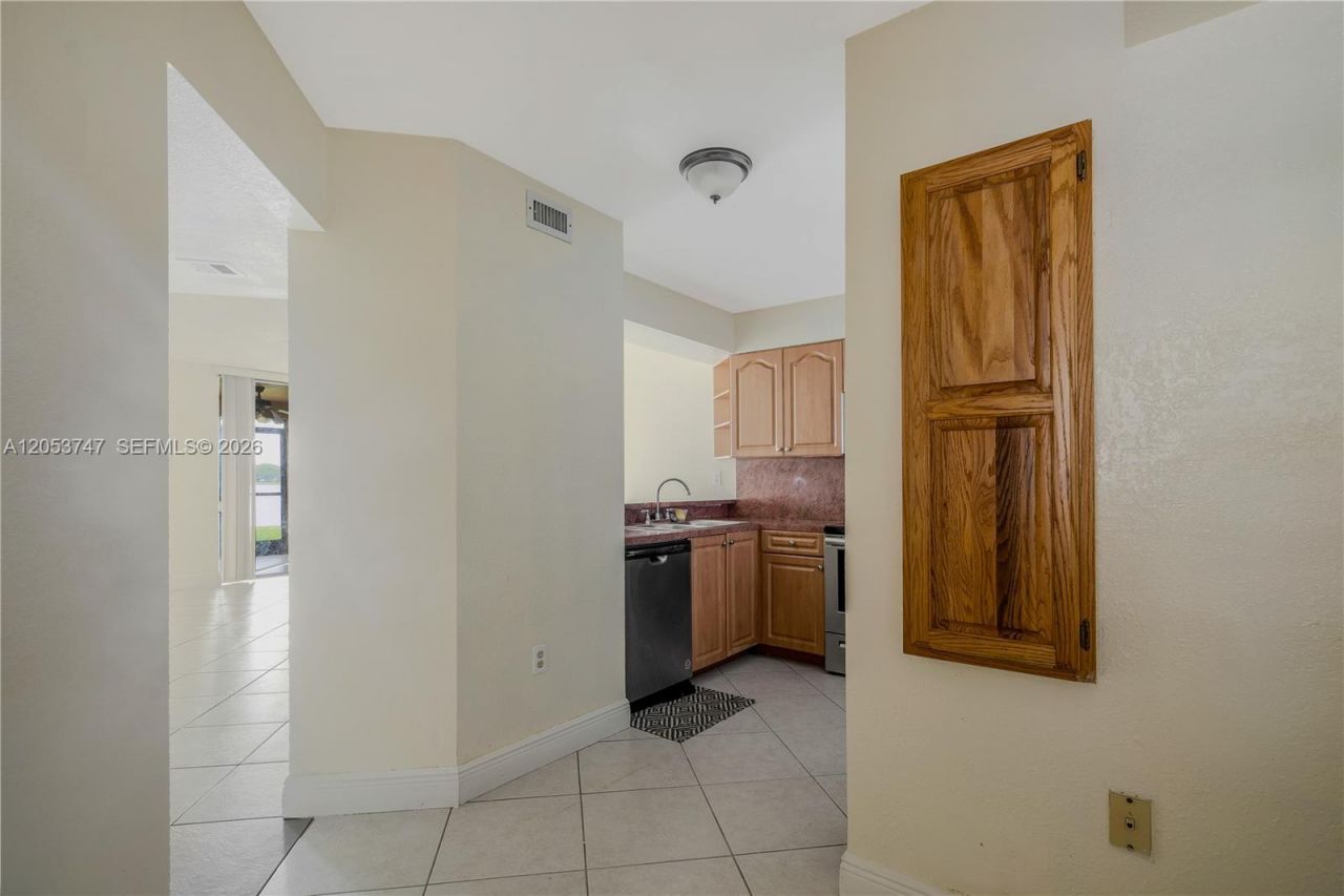 15545 N Miami Lakeway N , Unit 102, Miami Lakes, FL 33014 Photo