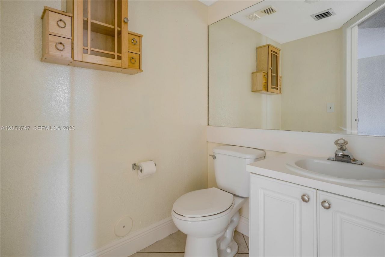 15545 N Miami Lakeway N , Unit 102, Miami Lakes, FL 33014 Photo