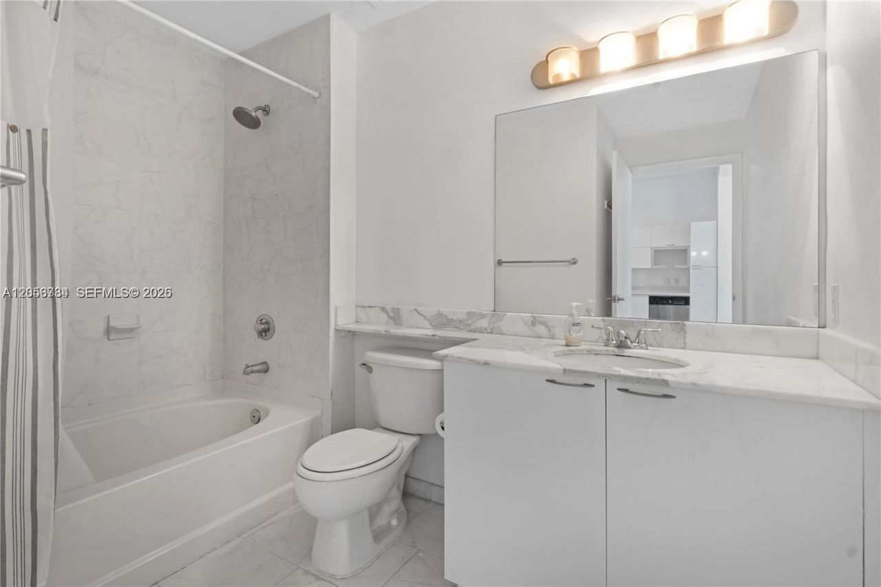 234 NE 3rd St , Unit 2109, Miami, FL 33132 Photo