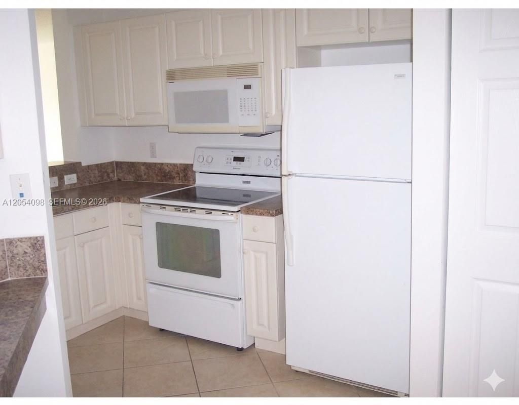 1942 Alamanda Way , Riviera Beach, FL 33404 Photo