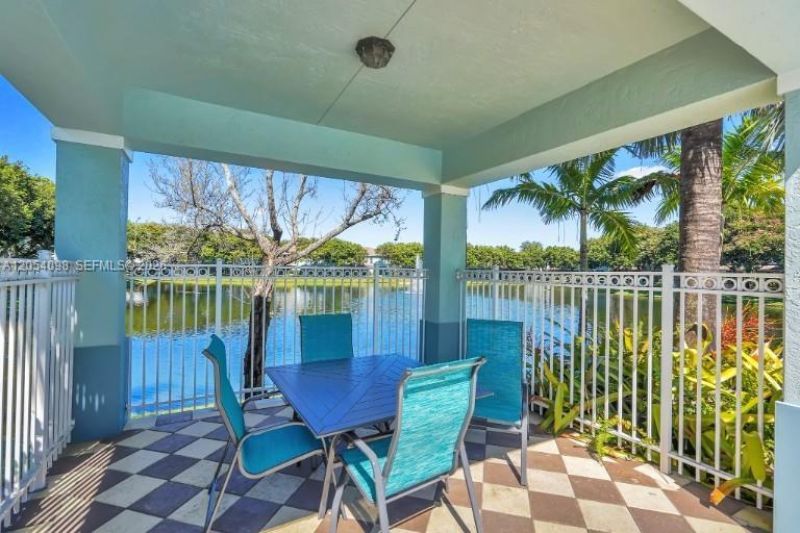 1942 Alamanda Way , Riviera Beach, FL 33404 Photo