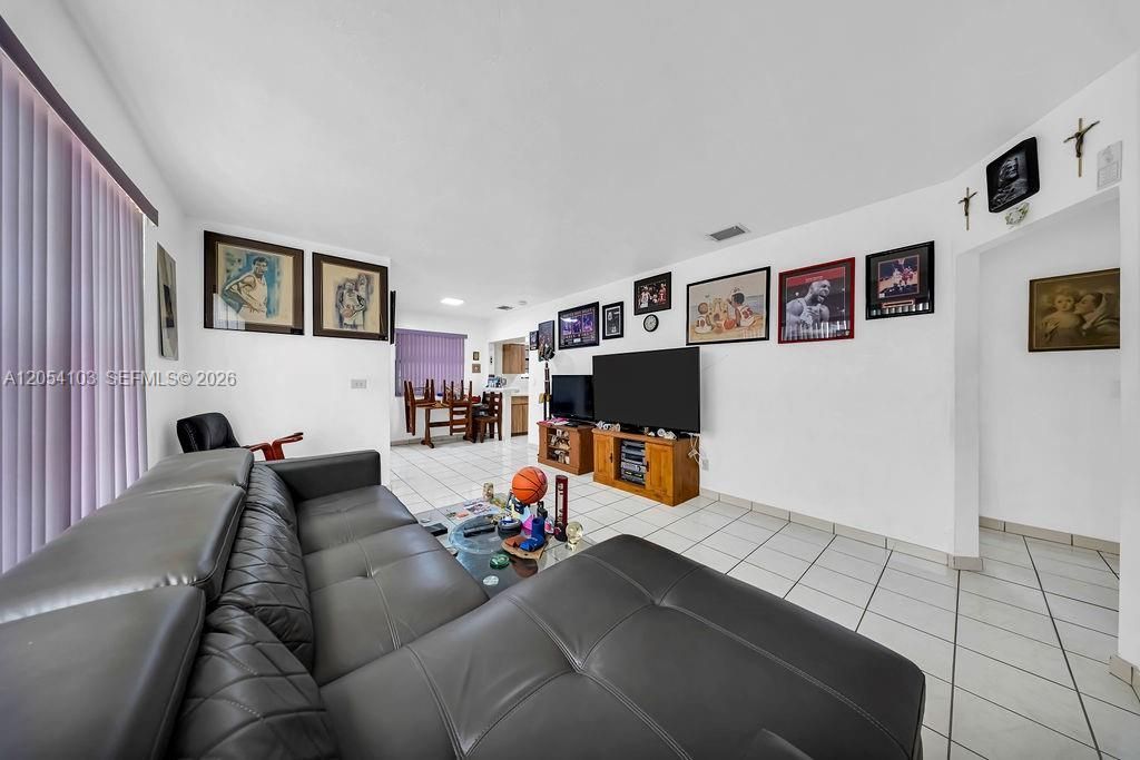 11 W 64th St , Hialeah, FL 33012 Photo