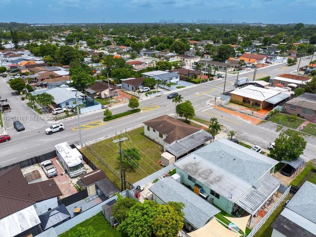 11 W 64th St , Hialeah, FL 33012 Photo