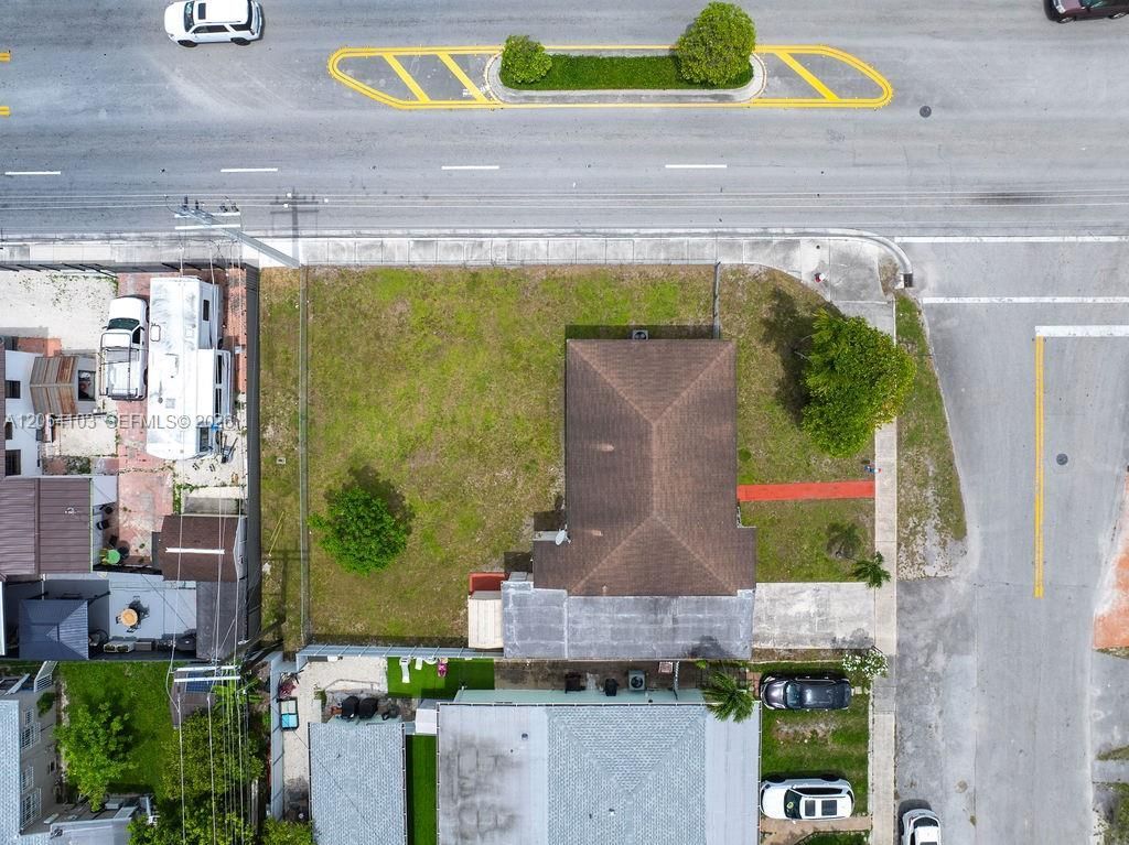 11 W 64th St , Hialeah, FL 33012 Photo