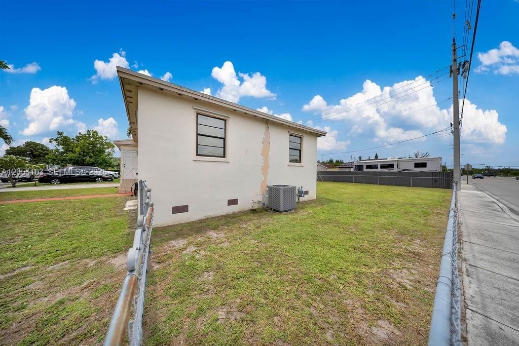 11 W 64th St , Hialeah, FL 33012 Photo