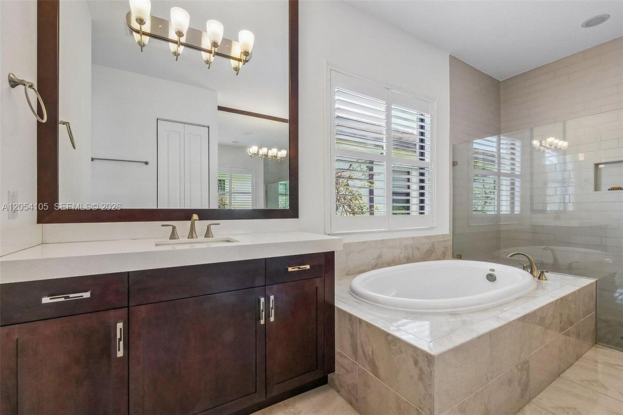 1053 SW 113th Way , Pembroke Pines, FL 33025 Photo