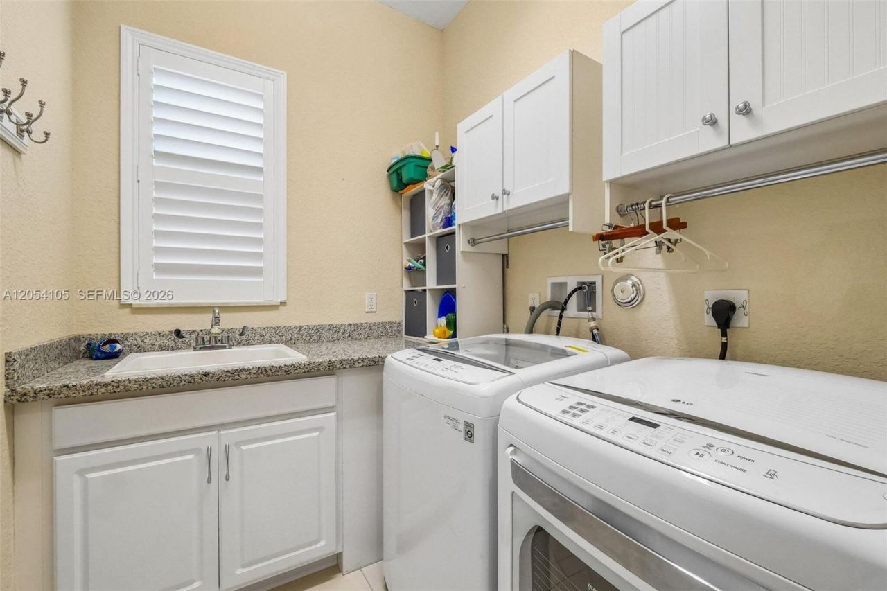 1053 SW 113th Way , Pembroke Pines, FL 33025 Photo