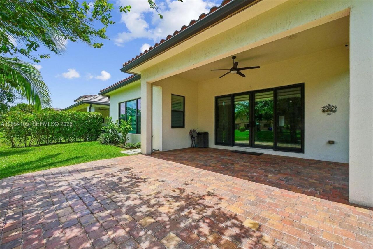 1053 SW 113th Way , Pembroke Pines, FL 33025 Photo