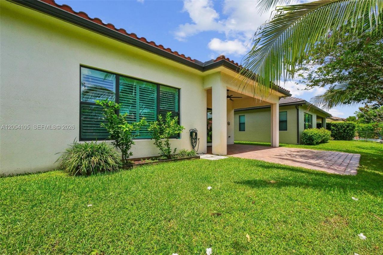 1053 SW 113th Way , Pembroke Pines, FL 33025 Photo