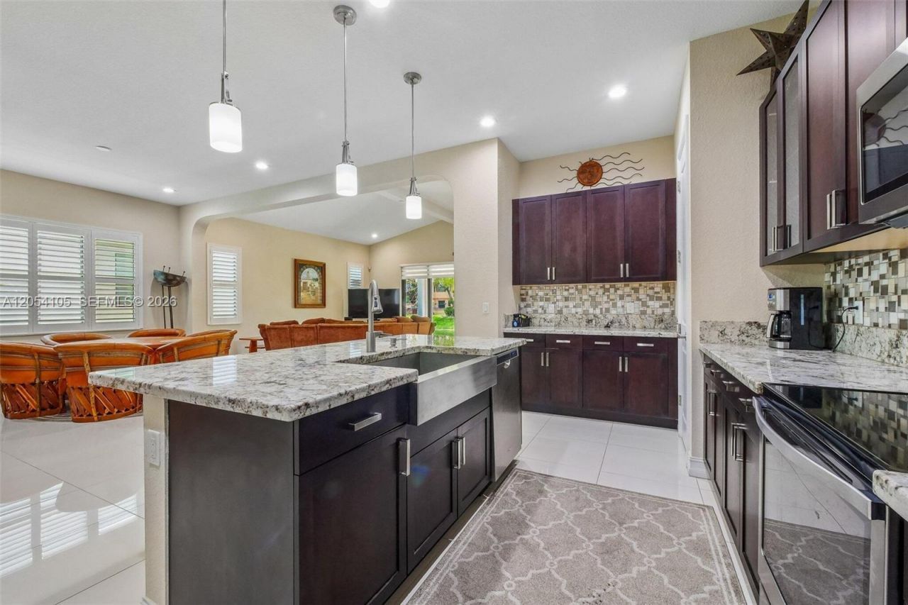 1053 SW 113th Way , Pembroke Pines, FL 33025 Photo