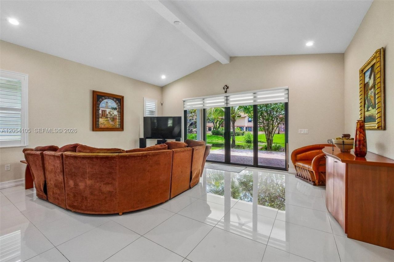 1053 SW 113th Way , Pembroke Pines, FL 33025 Photo
