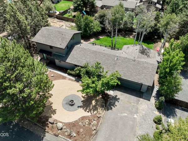 21035 Clairaway Avenue, Bend, OR 97702