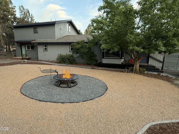 21035 Clairaway Avenue, Bend, OR 97702