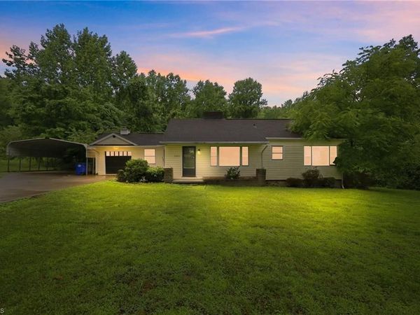 5002 Cherry Street , Winston-Salem, NC 27105