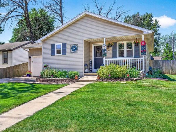 101 S LAKE STREET, Neenah, WI 54956