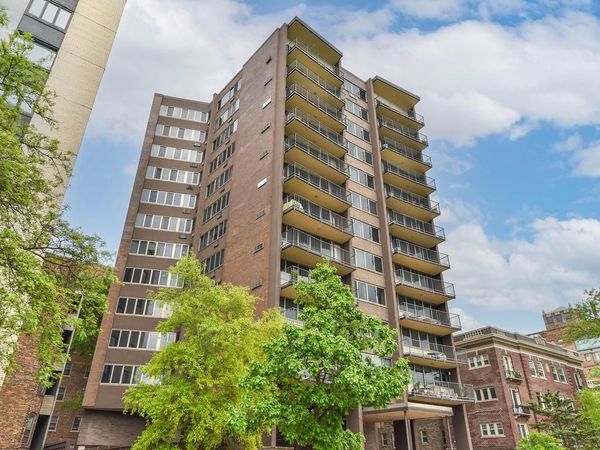 1919 N Summit AVENUE, Unit 1C, Milwaukee, WI 53202