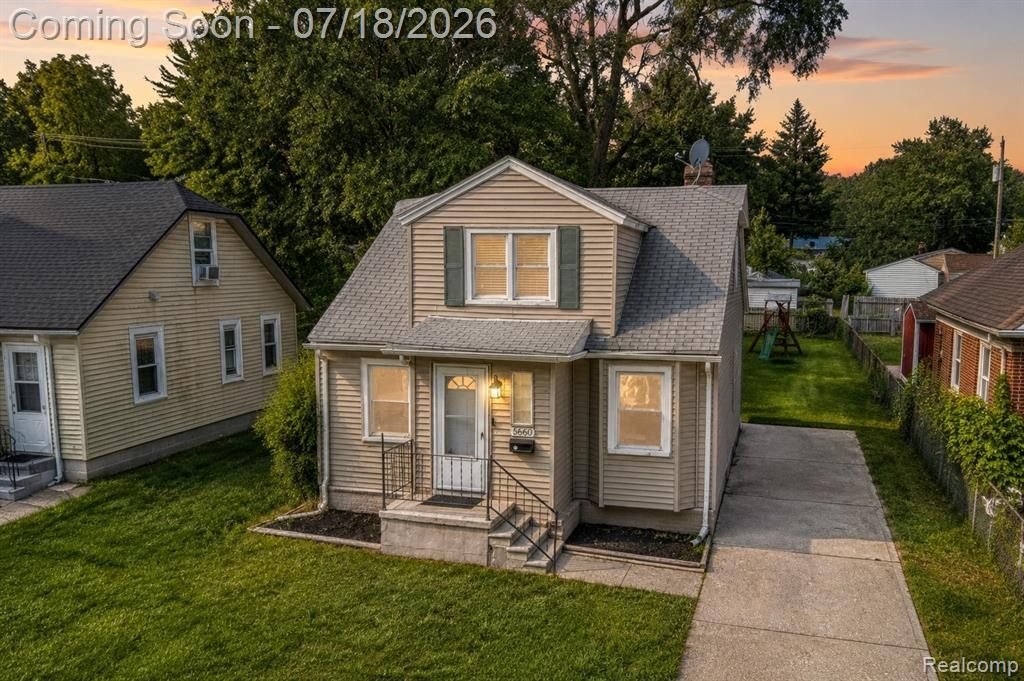 5660 Kingston Street, Dearborn Heights, MI 48125 Main Photo